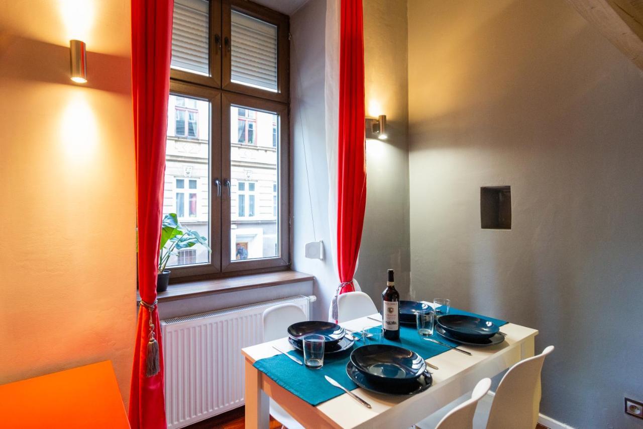 Lilly Apartment Main Train Station Old Town By The Castle Suites クラクフ エクステリア 写真
